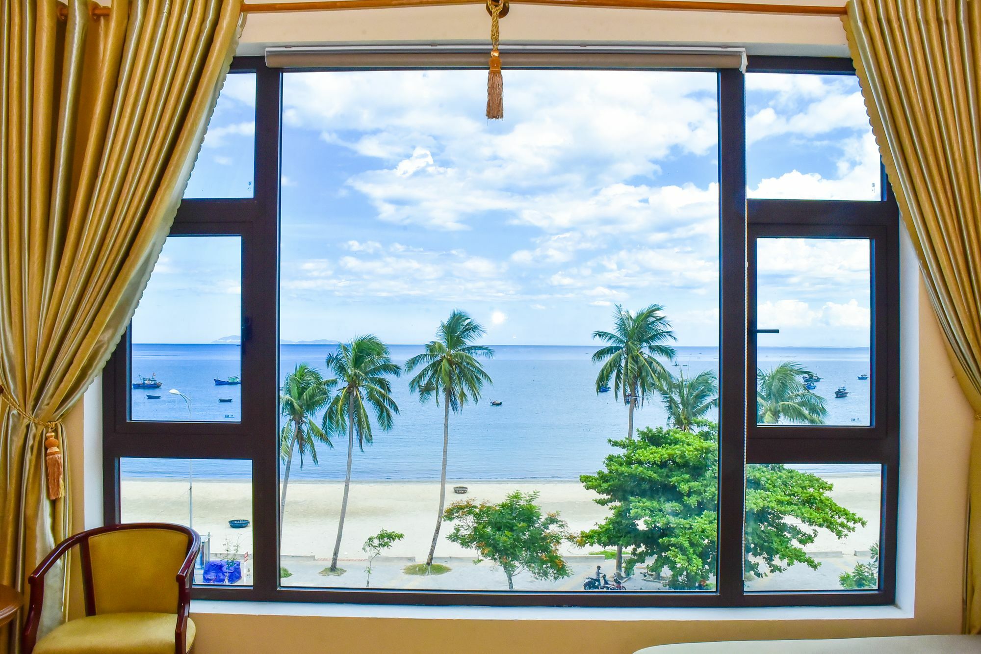 Sea View Dn Hotel Da Nang Exterior photo